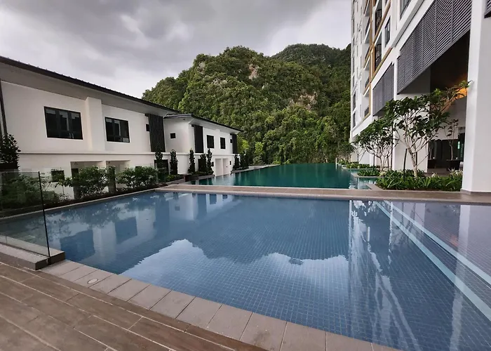 Unique Boho Style Condo With Netflix For Up To 5Pax - Enjoy Mountain View While Swimming At The Infinity Pool & Natural Hotspring Pool, 2Mins Walk To The Lost World Of Tambun, Water Themepark At Ipoh