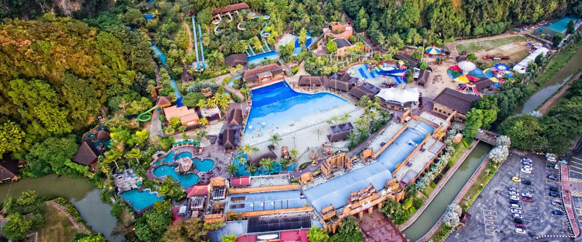 Unique Boho Style With Netflix For Up To 5pax - Enjoy Mountain View While Swimming At The Infinity Pool & Natural Hotspring Pool, 2mins Walk To The Lost World Of Tambun, Water Themepark At Apartment *