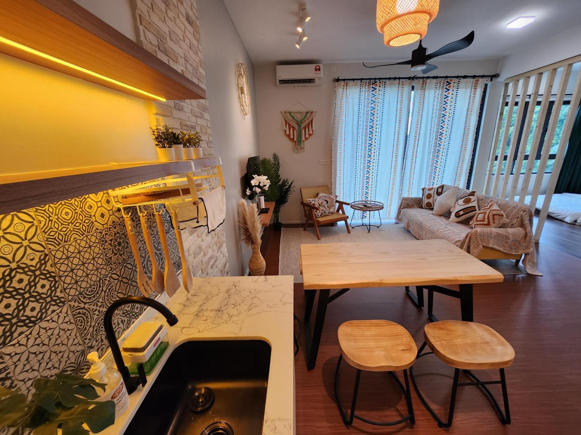 Unique Boho Style With Netflix For Up To 5pax - Enjoy Mountain View While Swimming At The Infinity Pool & Natural Hotspring Pool, 2mins Walk To The Lost World Of Tambun, Water Themepark At * Ipoh